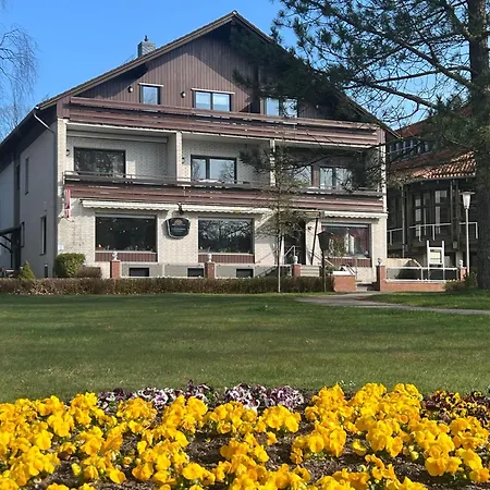 Hahnenkleer Tied 1 *